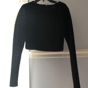 Black long sleeved crop top